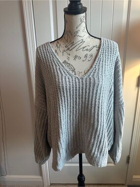 Express Light Gray V-Neck Chunky Knit Sweater